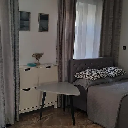 Studio Four Apartment