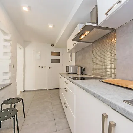 Apartment Studio Four *